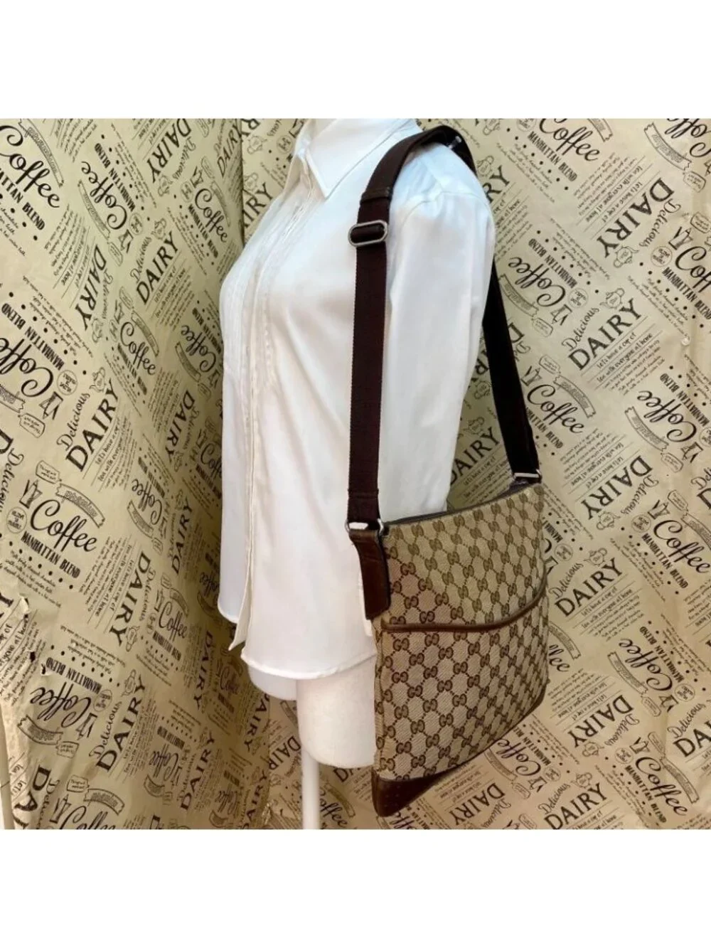 ★SOLD★ Gucci Shoulder Bag GG Canvas Crossbody Brown Perforated - Picture 3 of 16